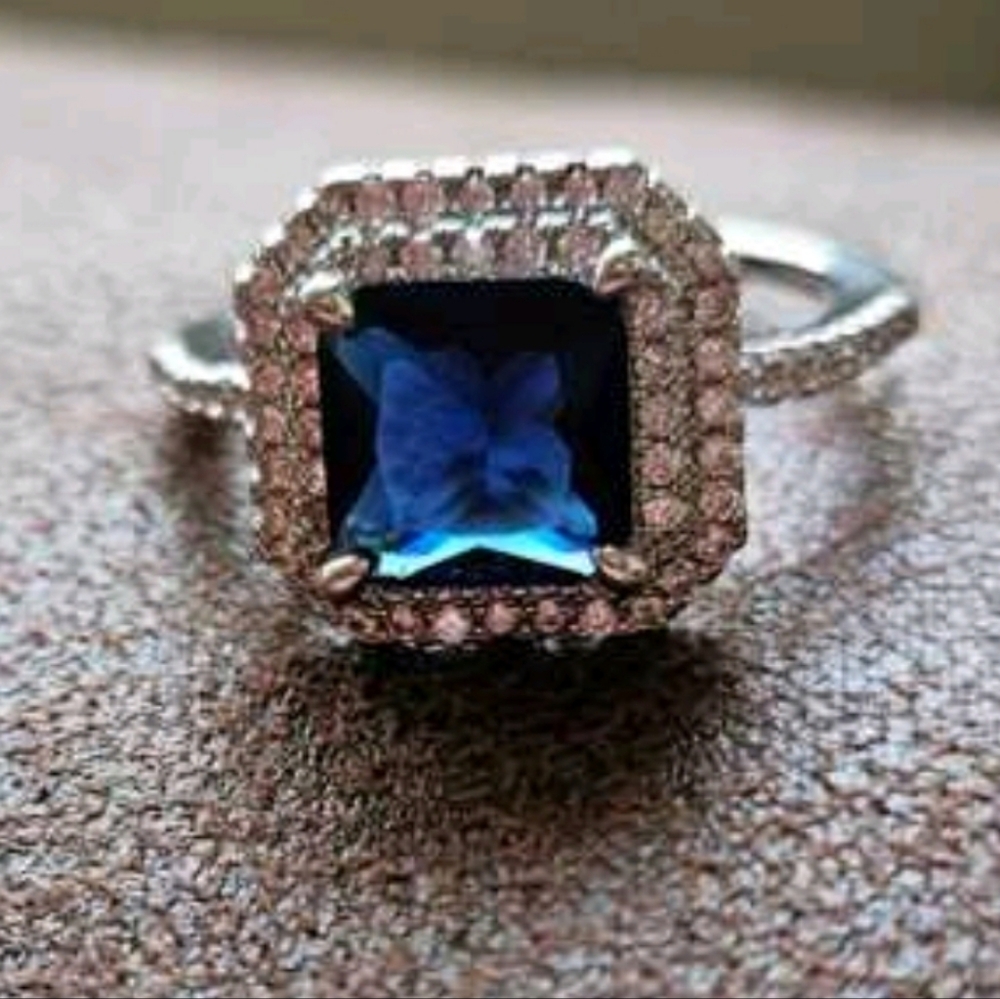 Elegant Cubic Zirconia Blue and Silver Women's Ring